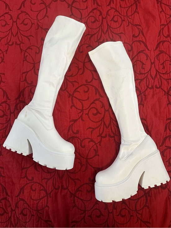 Dolls Kill Shoes - Dolls Kill White Knee-High Platform Boots